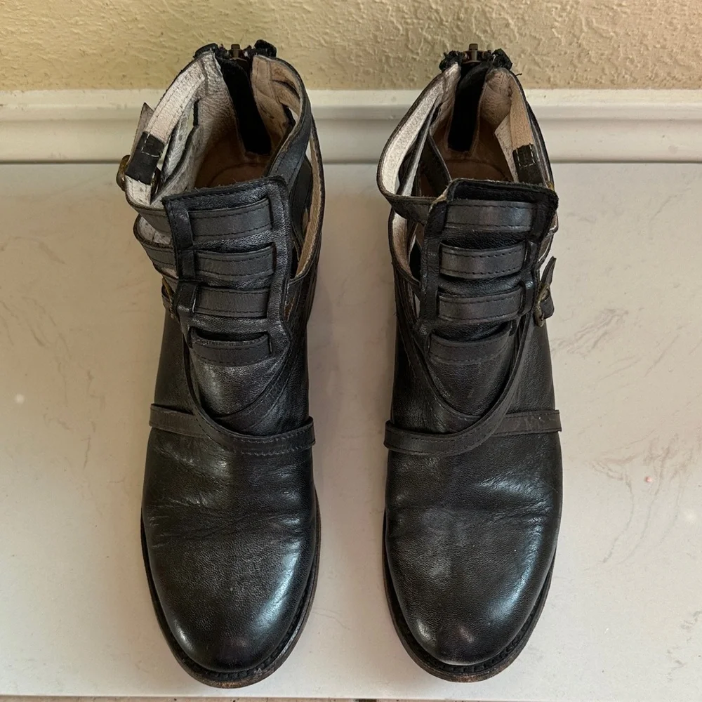 Freebird by Steven Black Heeled Boots - Picture 1 of 8